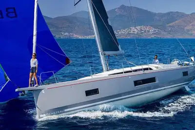 Image de Sun-Kissed Sailing Adventure in Islas Sarónicas
