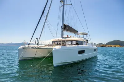 Image de Sun-Kissed Sailing Adventure in Islas Sarónicas