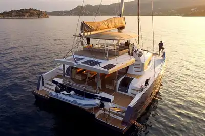 Image de Sun-Kissed Sailing Adventure in Islas Sarónicas