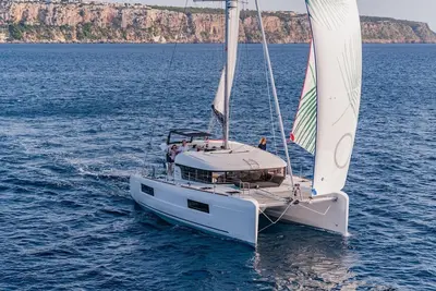 Image de Sun-Kissed Sailing Adventure in Islas Sarónicas