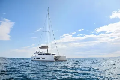 Image de Sun-Kissed Sailing Adventure in Islas Sarónicas