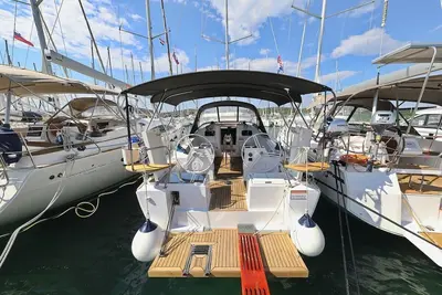 Image de Sibenik Sun-soaked Sailing: A Luxurious Croatian Voyage