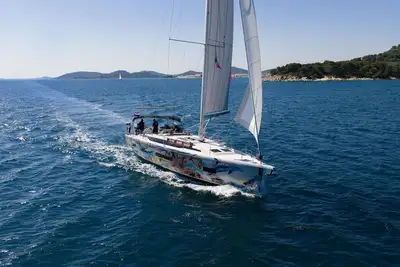 Image de Sibenik Sun-soaked Sailing: A Luxurious Croatian Voyage
