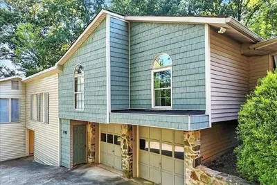 Image de Cozy Retro Mid-Century Vibes 2br Villa Tys Ut