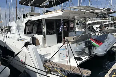 Image de Sun-Kissed Sailing Adventure in Islas Sarónicas