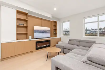 Image de Brand New 3br Townhome | Roof Top Patio + Garage
