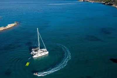 Image de Sun-Kissed Sailing Adventure in Islas Sarónicas