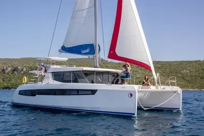 Image de Sun-Kissed Sailing Adventure in Islas Sarónicas