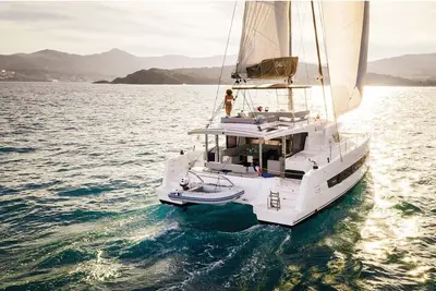 Image de Sun-Kissed Sailing Adventure in Islas Sarónicas