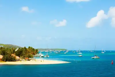 Image de Caribbean Sun-Kissed Sailing: A Luxurious Beach Experience from Martinica, Le Marin