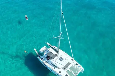 Image de Sun-Kissed Sailing Adventure in Islas Sarónicas