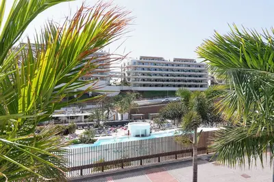 Image de Stunning 2 Bedroom Apartment. Central Location