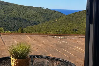 Image de Stone Rose – Private Living. 3 Apartments & 5 Glamping Tents in Rose, Luštica