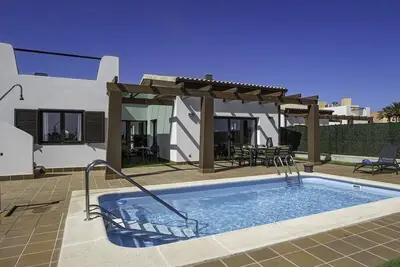 Image de GuestReady - Luxury Villa with Pool