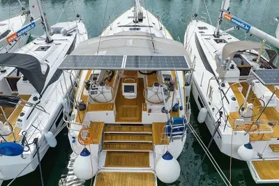 Image de Sibenik Sun-soaked Sailing: A Luxurious Croatian Voyage