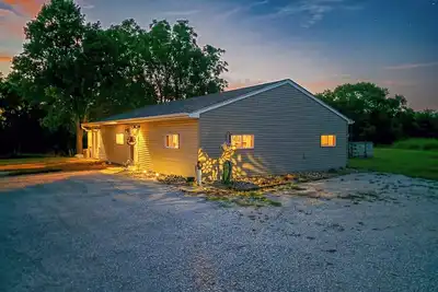 Image de Yopp's Hideaway, farm stay near Lake Icaria on 26 acres, w/pond & animal visits.