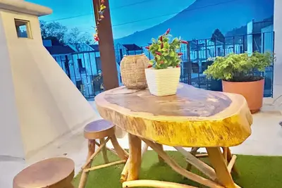 Image de 5bd Home in private condo 10 min from Antigua, volcano views, garden & rooftop