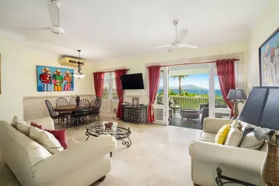 Image de 2br Beach View Condo - Steps to Alicia Beach