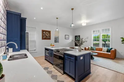 Image de Luxury Condo Garage Backyard Mke, pet-friendly! 5 Minutes to Brewers!