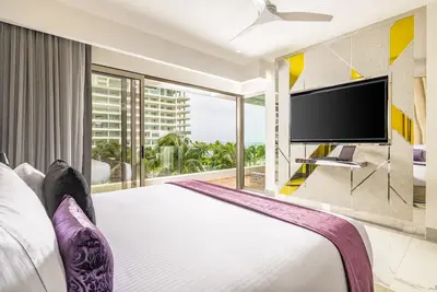 Image de Adults-Only Luxury Escape: 2br Hotel Mousai Cancun Suite