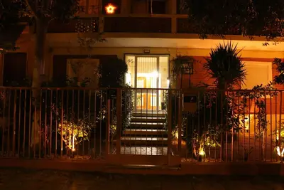 Image de Modern Apartment with Private Garden Courtyard - Paleo Faliro.