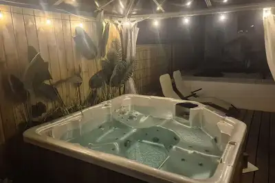 Image de Maison Familiale & Jacuzzi