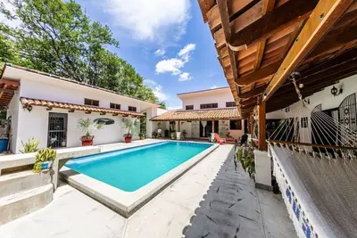 Image de Casa Lia Rose - Steps from the beach!