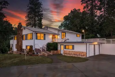 Image de New! Circle V Ranch w pool/spa/3 en suite baths!