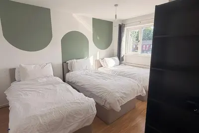 Image de 3 Bedroom House Sleeps 5 - Private Garden - Pets