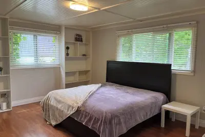Image de Peaceful cottage in Port Franks. Near community center 5 min by car from beach.