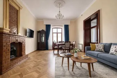 Image de Spacious historic flat by Fountain Square