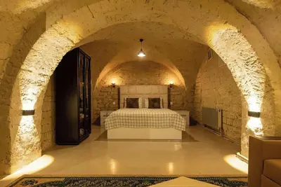 Image de Historic Cave-Style 1br | 3 Sleeping Surfaces