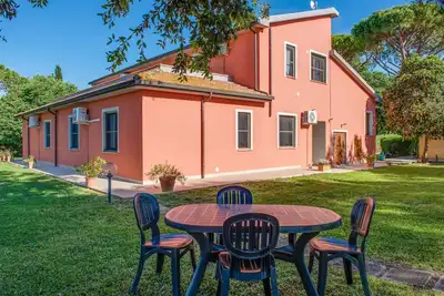 Image de 2 bedroom gorgeous apartment in Roccastrada
