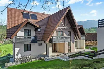 Image de Podul Simonului - Wonderful 7-bedroom chalet in Șimon perfect for group getaways