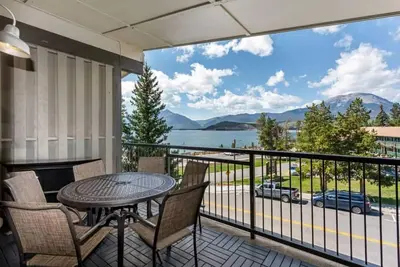 Image de Lakeview | Walkable • Hot Tub • Close to Resorts!