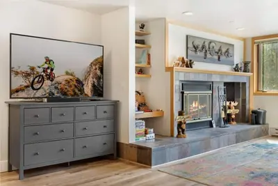 Image de The Liftside | Hot Tub, Pool | 3-Min Walk to Lift!