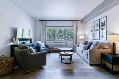 SkiStone Studio | Steps to the Slopes | Sleeps 4!