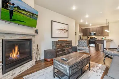 Image de The Sail Loft • Ideal Location • Near Six Resorts!