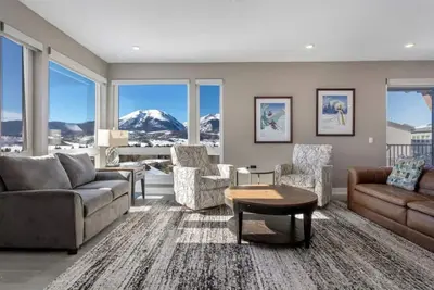 Image de Penthouse Retreat • Stunning Views • Near Resorts!