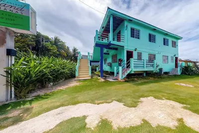 Image de Three vibrant studios w/ full kitchens, adult bikes, free WiFi & partial Ac