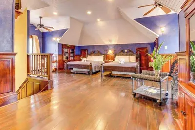 Image de Riverfront Suite with Balcony, WiFi, Ac, Infinity Pool & Forest View
