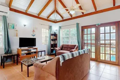 Image de Waterfront Caribbean getaway with private dock *Gold Standard Certified