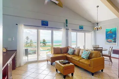 Image de Steps from the sea apartment with shared pool & ocean-view balcony