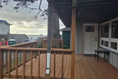 Image de Arch Cape cottage with a View