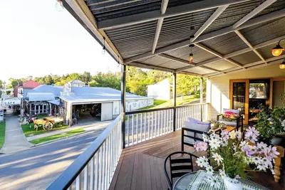 Image de Braemar House | Historic Village Stay with Verandah Charm