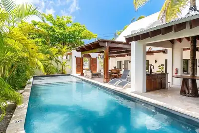 Image de The Annex - Private Villa - Large Pool and Jacuzzi
