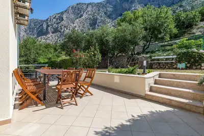 Image de Appartement de deux chambres avec la terrasse et la vue sur le mer Drasnice, Makarska (A-22517-a)