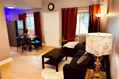 Image de 3-bedroom townhome in Primary Cambridge location. Walking to Mit and Red line.