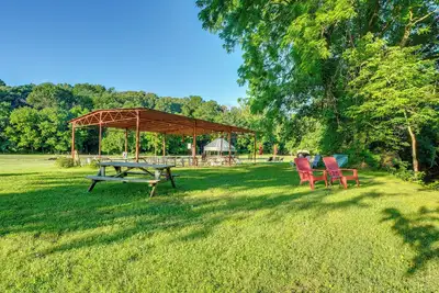 Image de On-Site Hiking & Fishing! 4-Cabin Ozark Getaway