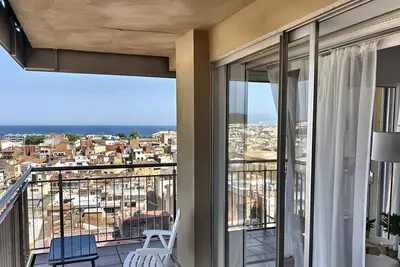 Image de Appartement « Vues Panoramiques sur la Mer, 11e Étage »